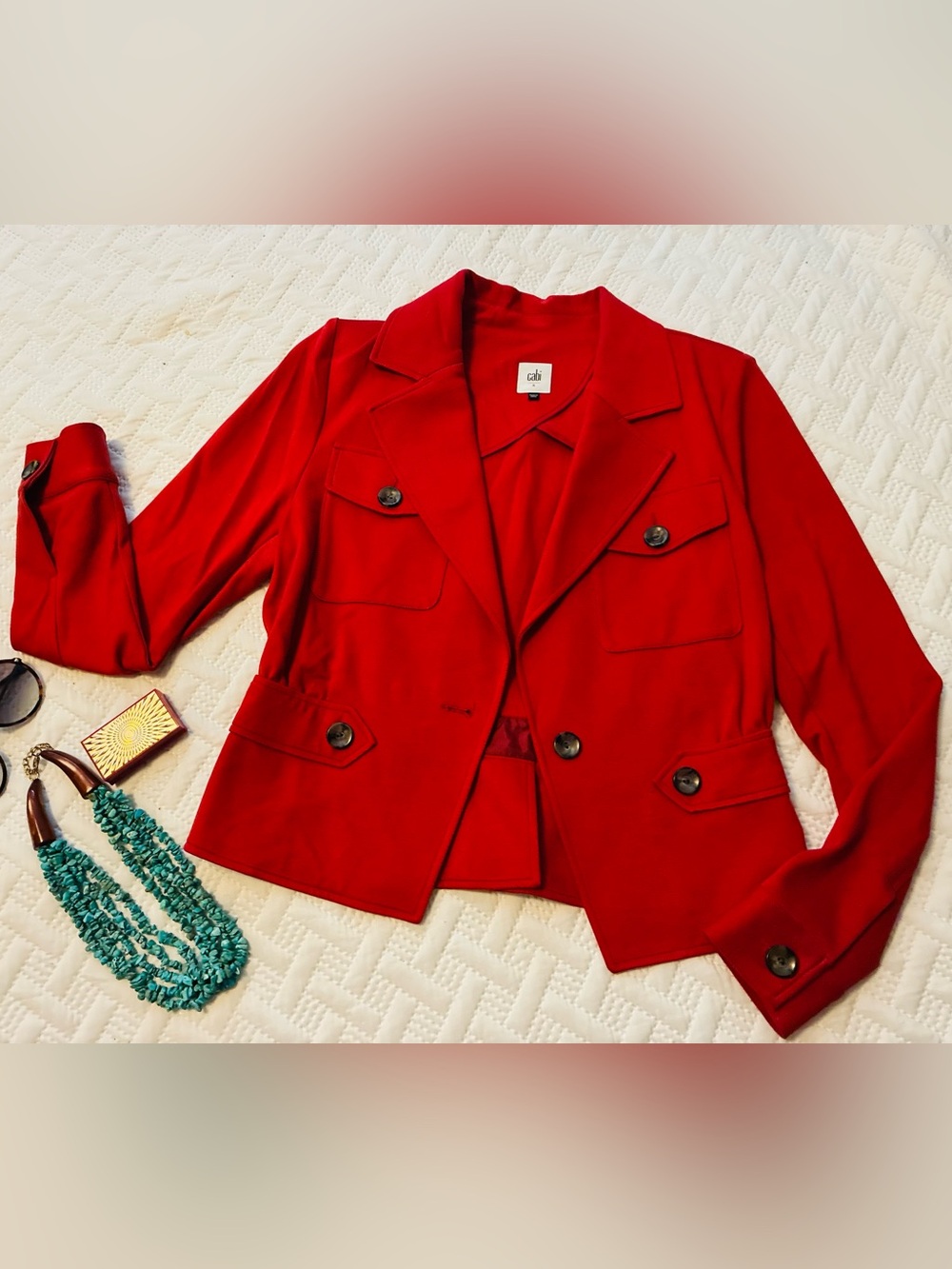 EUC CAbi Little Red Jacket Vibrant Red Front Blazer SZ 6 brown button amazing